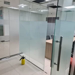 Dán decal kính cho văn phòng tại Bắc Ninh lh 0766221111