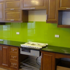 Lắp đặt kính ốp bếp tại Bắc Ninh lh 0964767983